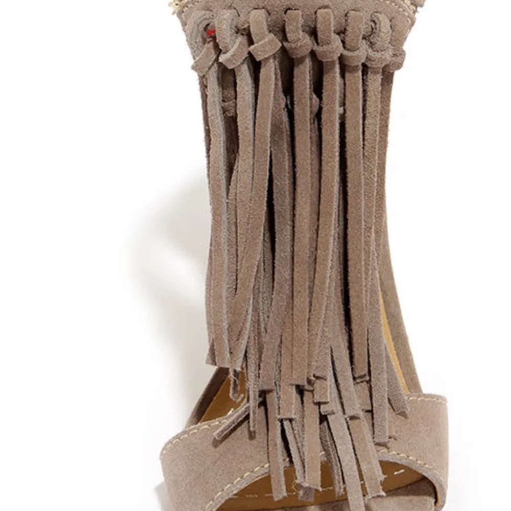 Chinese Laundry Santa Fe Taupe/Gray Suede Leather Fringe  Heel Sandals 10 EUC - Picture 6 of 11